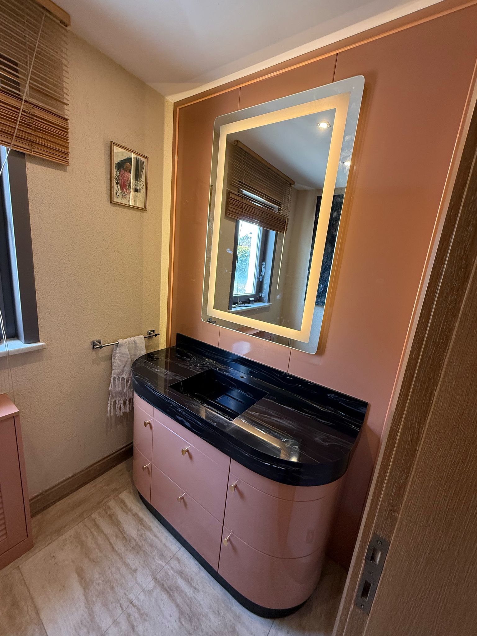 Modern Banyo Dolabı Tasarımı – Şık ve Kullanışlı Çözümler