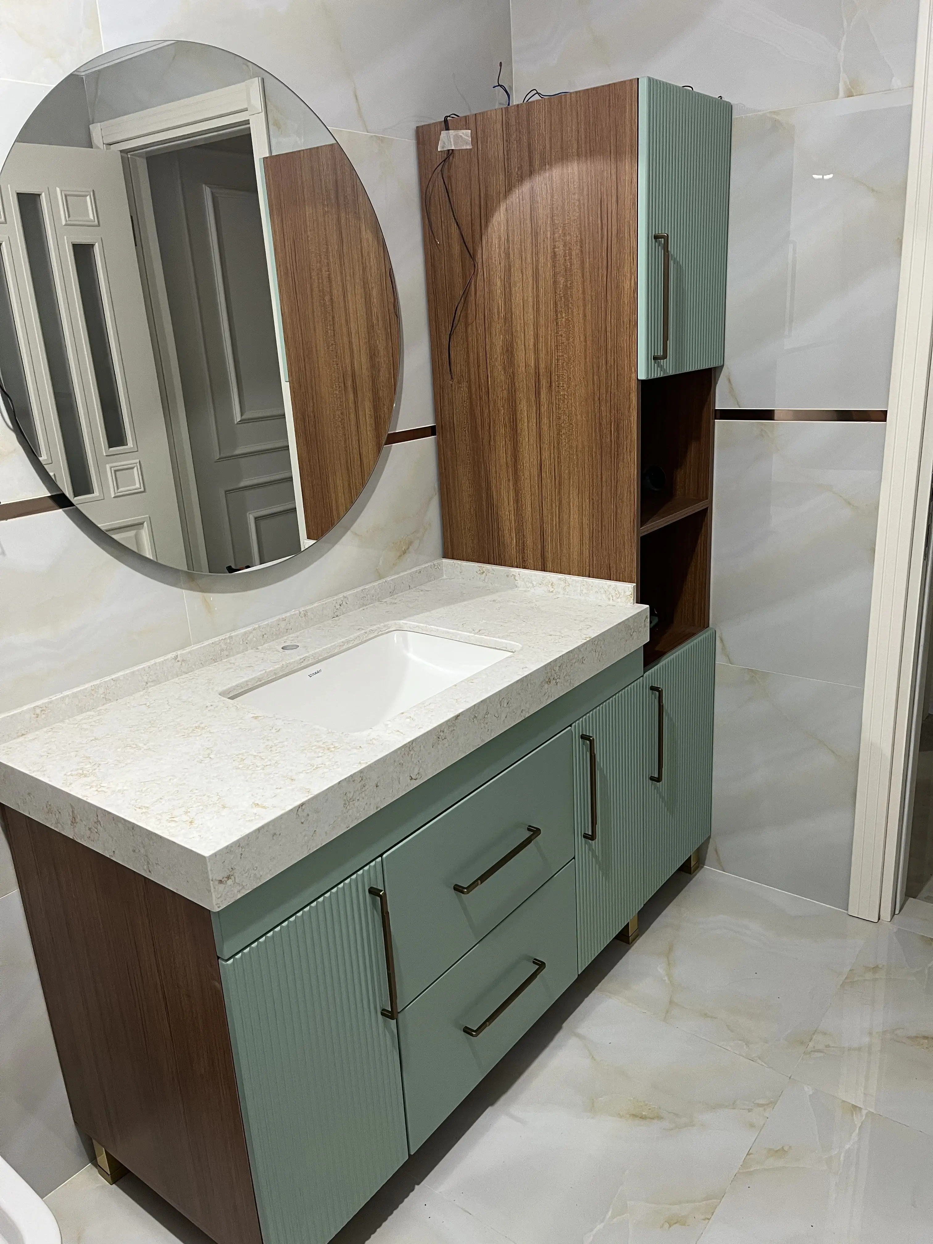 Özel Ölçü Banyo Dolabı Uygulaması – Dayanıklı ve Estetik